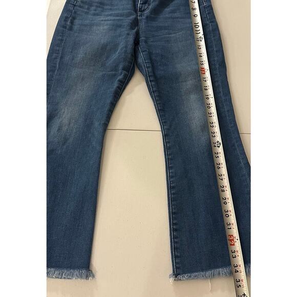 Ann Taylor LOFT Blue, Open Bottom Hems, Highwaist, Flared Jeans- 28/6 - Picture 5 of 10